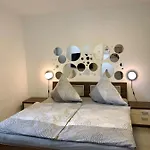 Erdgeschoss-appartement Mit Seeterasse * Ahrensbok