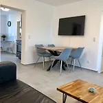 Erdgeschoss-appartement Mit Seeterasse Ahrensbok