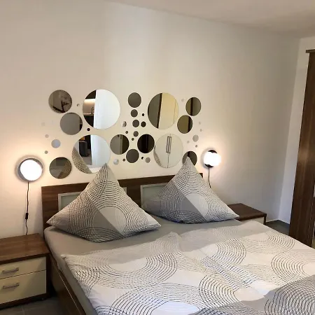 Erdgeschoss-appartement Mit Seeterasse Ahrensbok