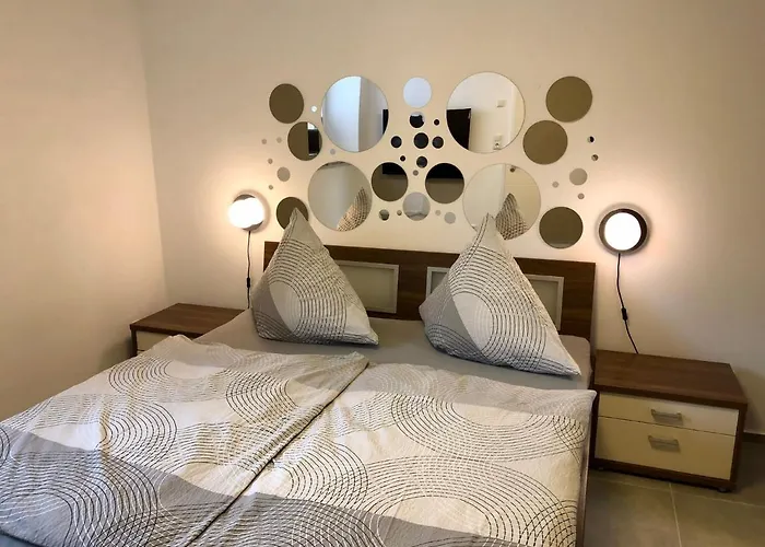 Erdgeschoss-appartement Mit Seeterasse Apartamento Ahrensbok