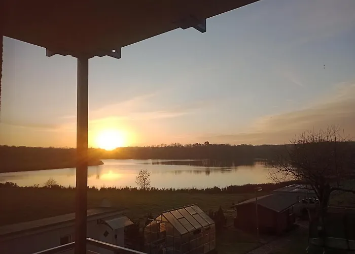 Erdgeschoss-appartement Mit Seeterasse * Ahrensbok